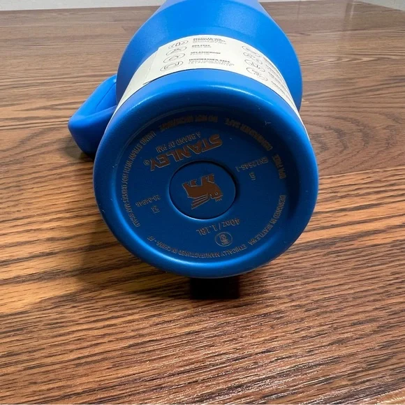 40 oz Stanley The Flowstate Quencher H2.0 Tumbler in Beach Blue - Picture 7 of 10